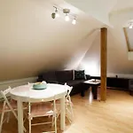 Apartman V Centru Mesta S Vyhledem Na Petra, A Parkovani