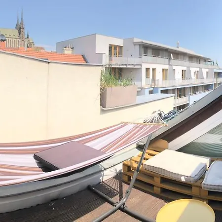 V Centru Mesta S Vyhledem Na Petra, A Parkovani Apartment *