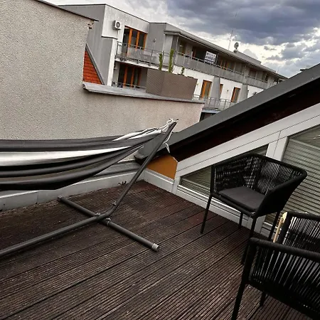 Apartment V Centru Mesta S Vyhledem Na Petra, A Parkovani Brünn