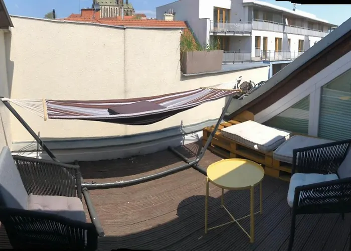 V Centru Mesta S Vyhledem Na Petra, A Parkovani Apartment *