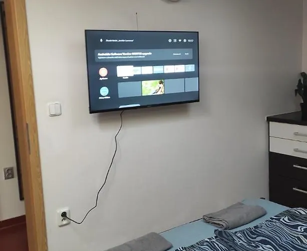 V Centru Mesta S Vyhledem Na Petra, A Parkovani Brünn